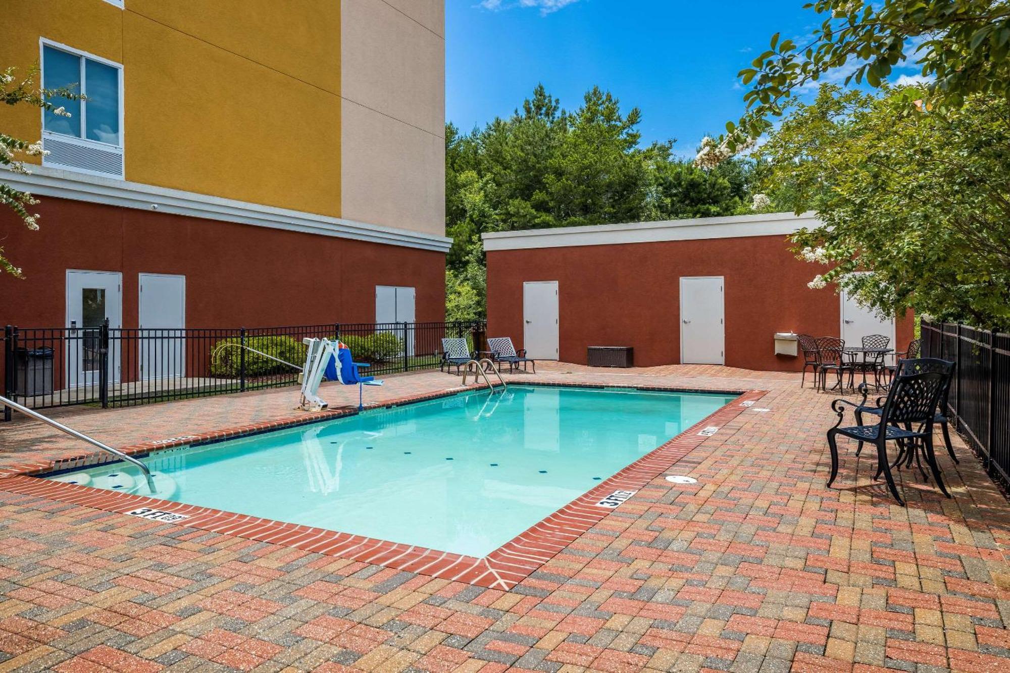 Comfort Suites Denham Springs Ngoại thất bức ảnh